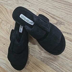 Black soft women's sandal s8ze 6